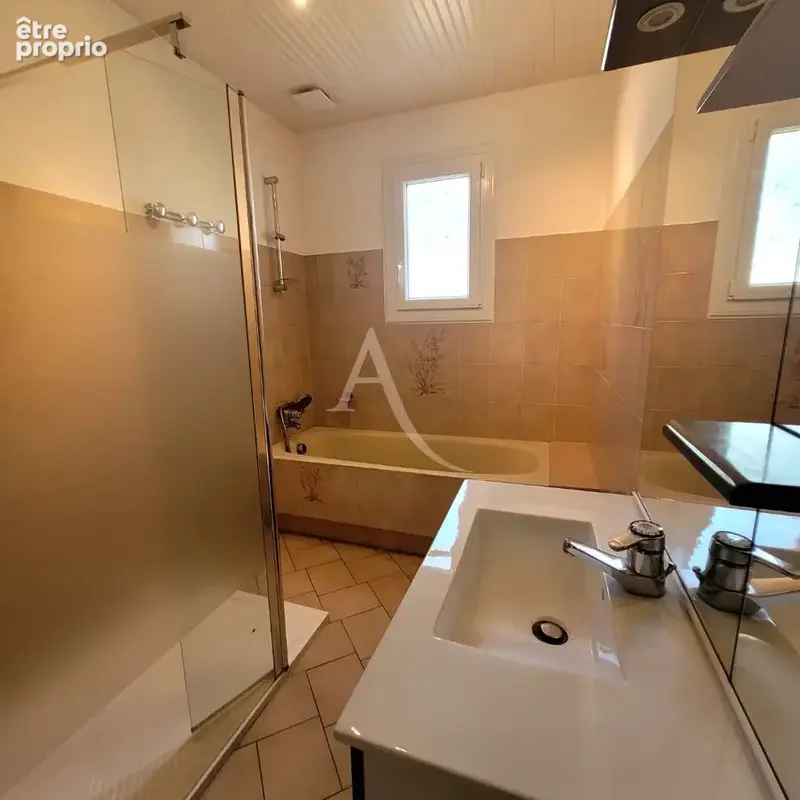 Maison  - Saint-Avaugourd-des-Landes - 93 m² avec sous-sol - photo 5