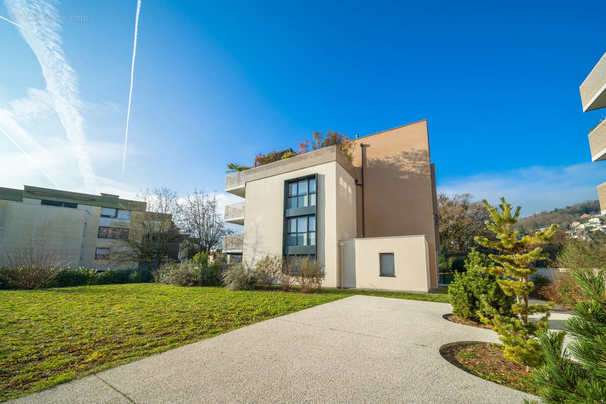 Appartement à BASSENS