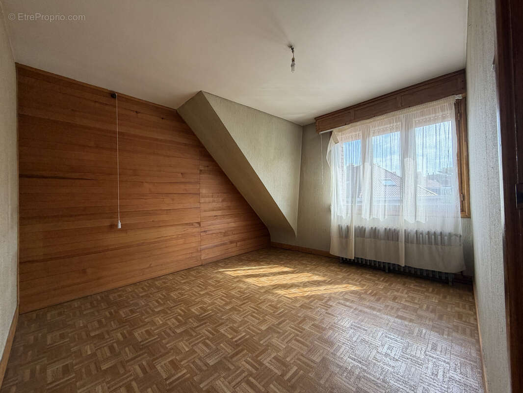 Maison de ville en semi plain pied avec grand garage et jardin - photo 10
