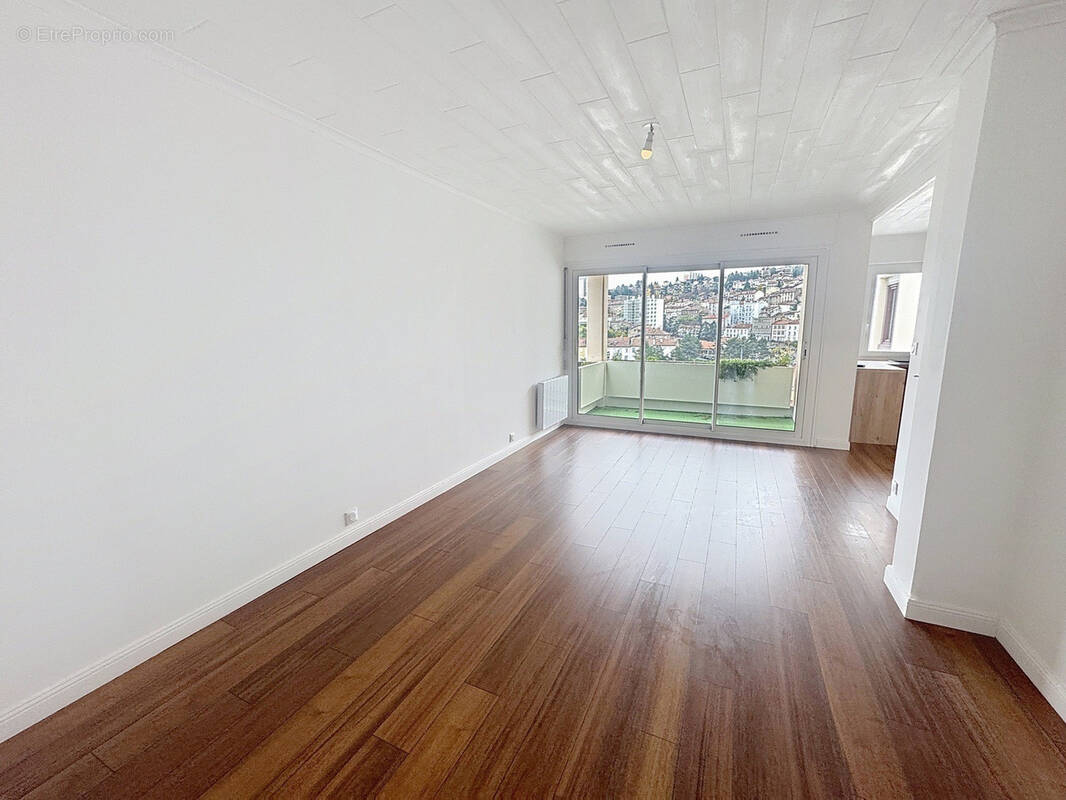 Appartement à SAINT-ETIENNE