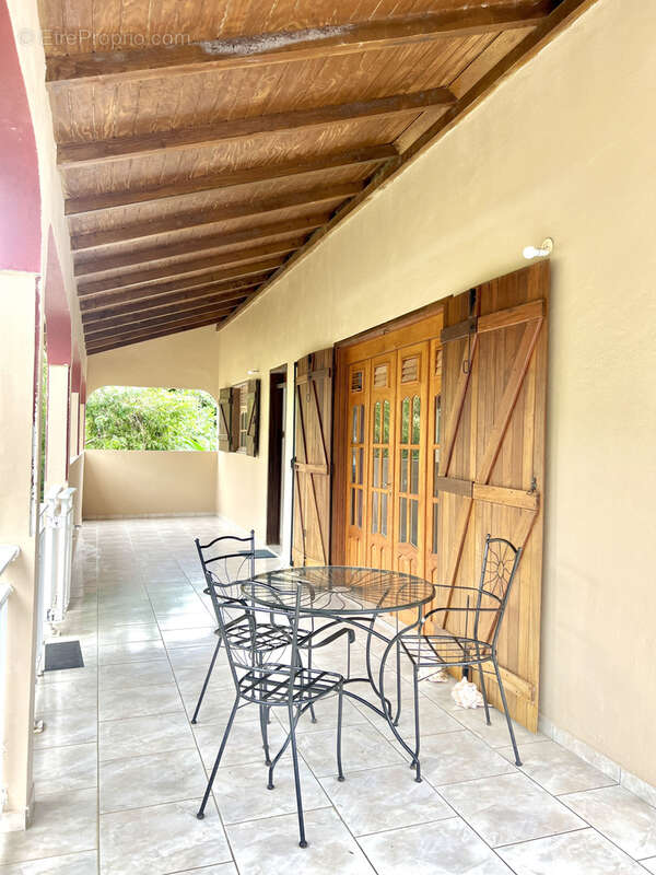Villa en vente à Gourbeyre - photo 2