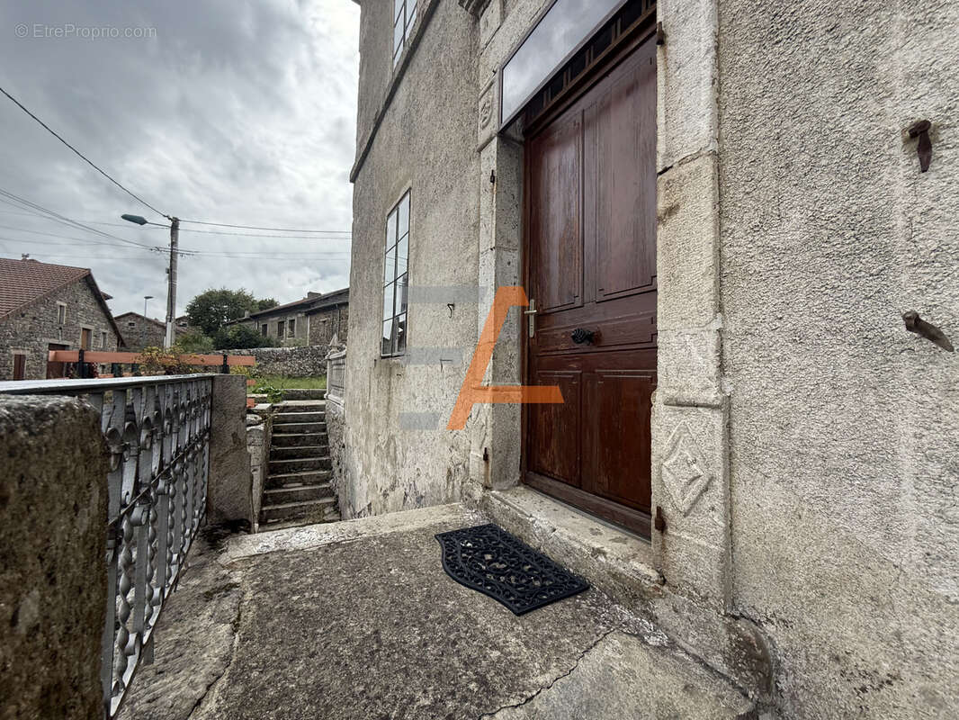 Maison à LACHAPELLE-GRAILLOUSE