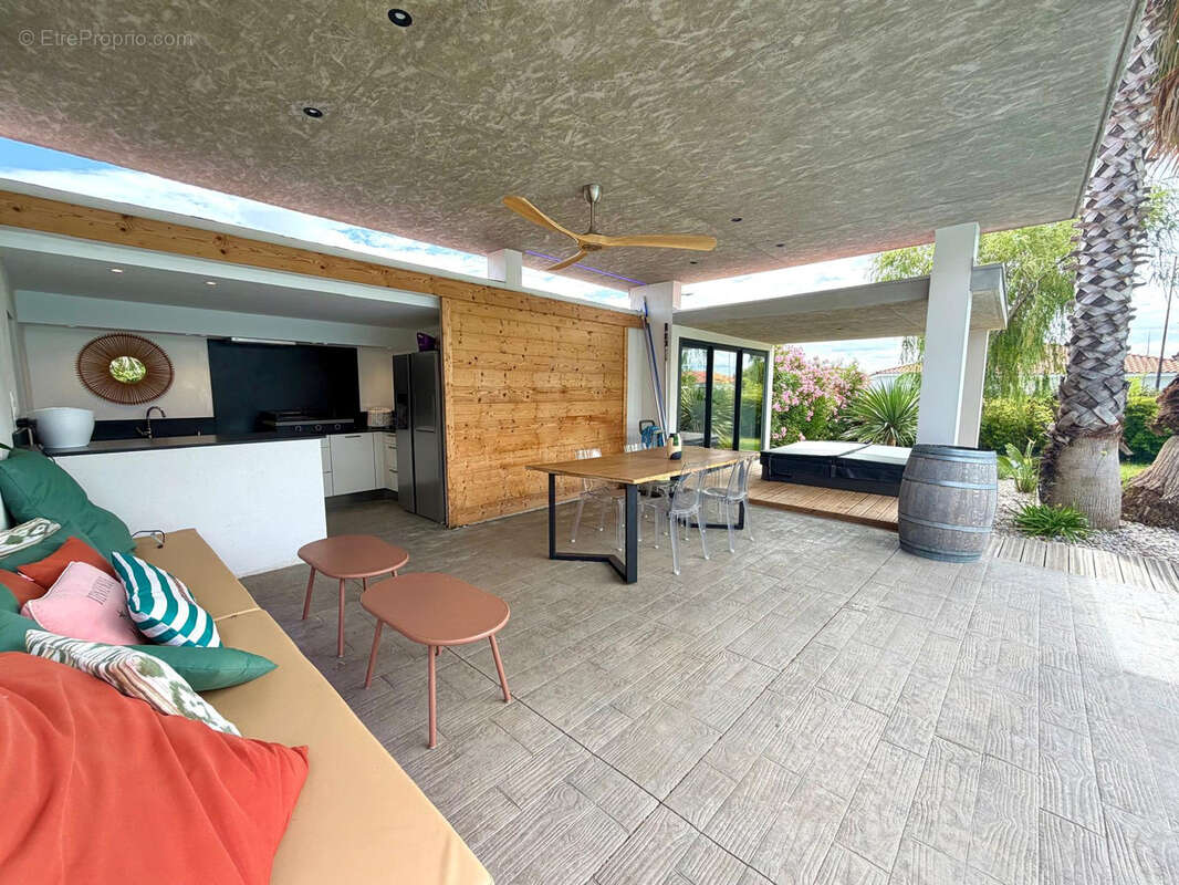 POLLESTRES Villa contemporaine de 260 m2 Parcelle de plus de 1 600 m2 - photo 19
