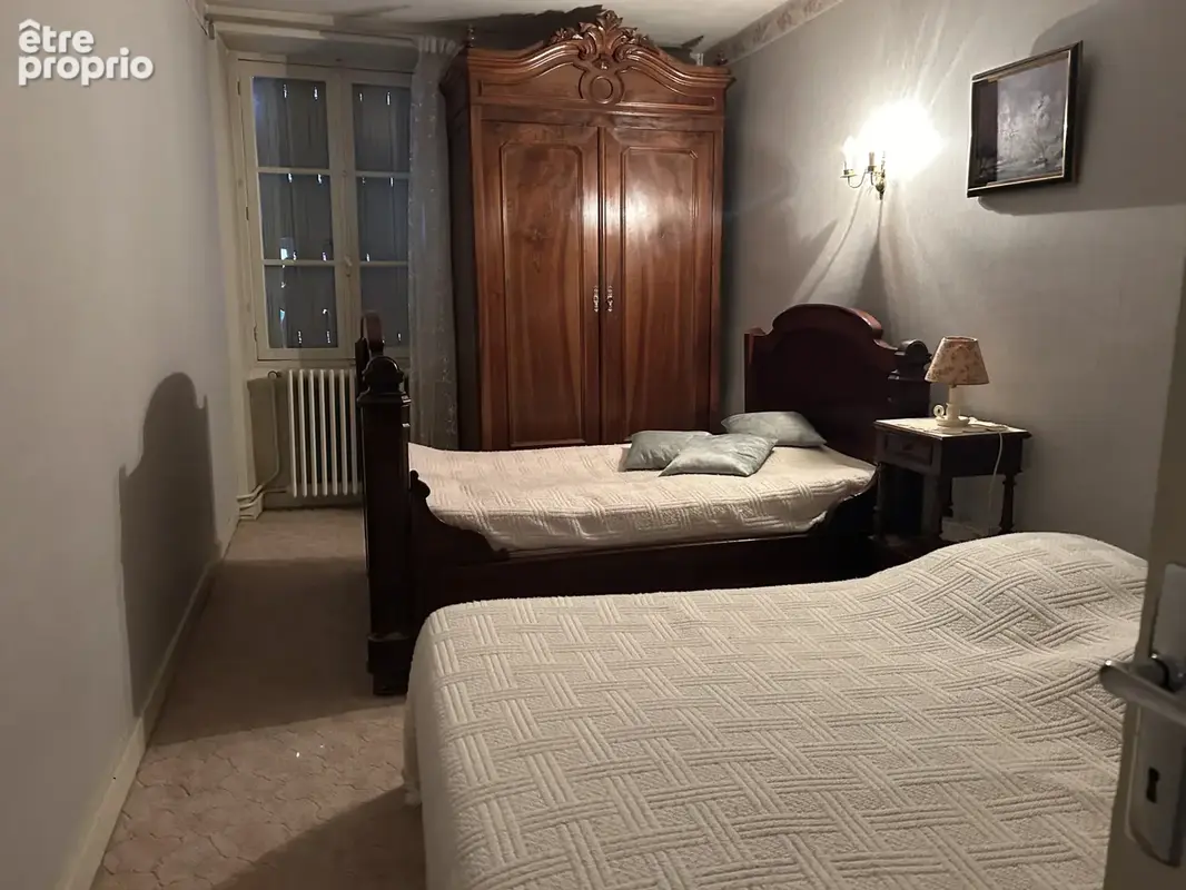 A VENDRE - Maison T5 avec garage, jardin et dépendance à Saint-Gaultier - photo 5