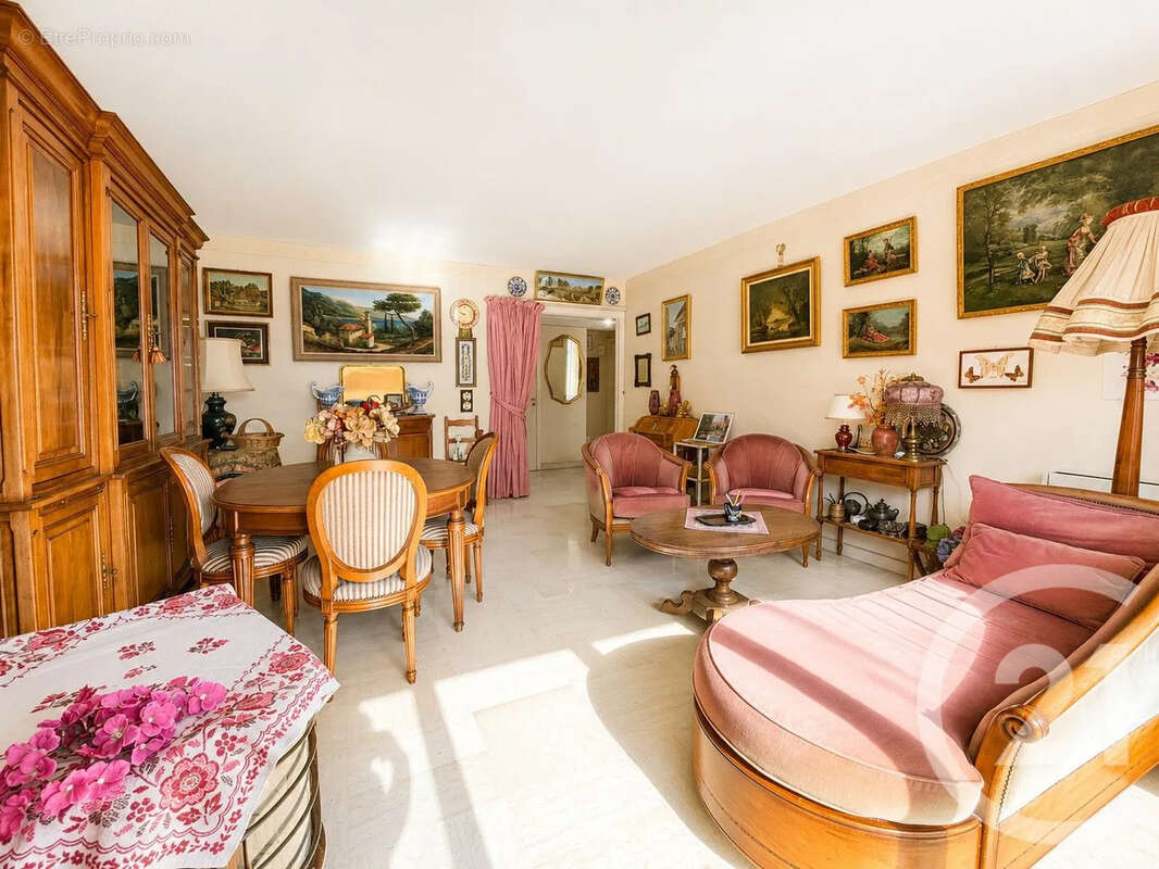 Appartement à LE CANNET