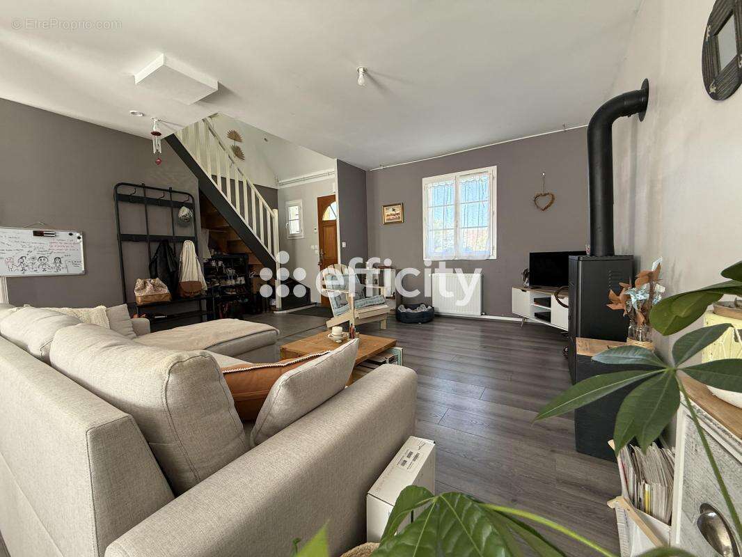 Maison 161 m² à Sainte-Maure-De-Touraine  - photo 2