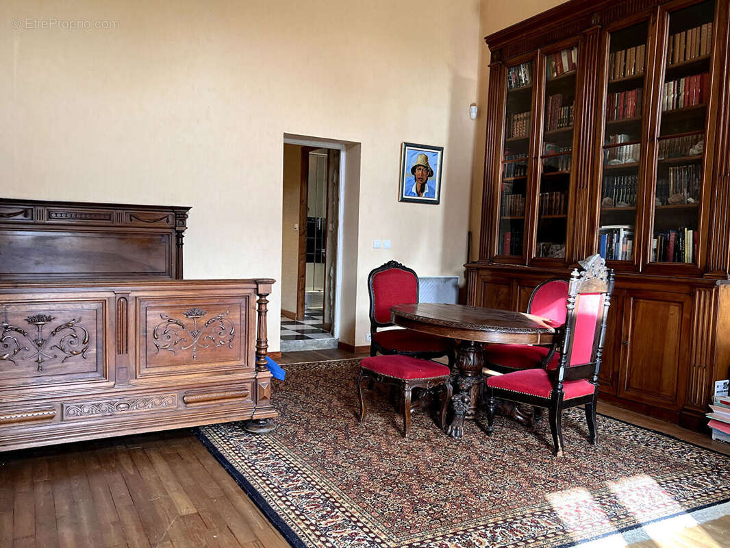 Maison à MONTAZEAU