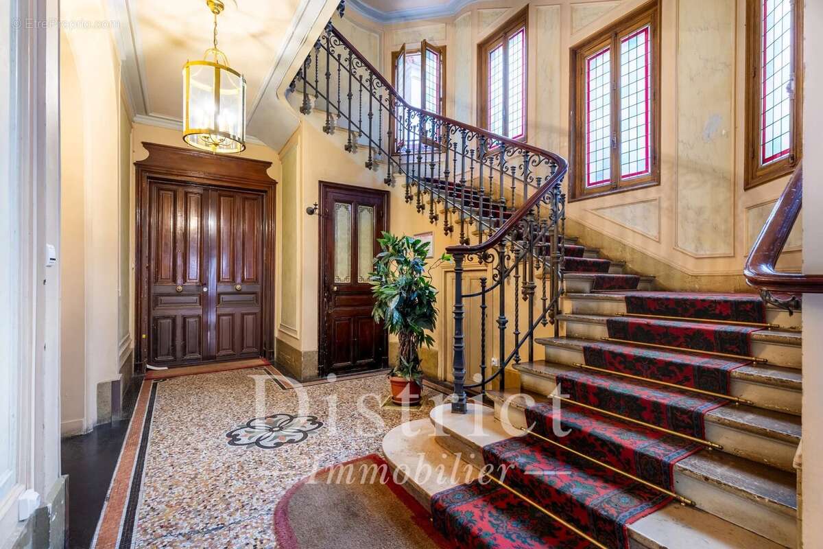 Appartement à PARIS-17E