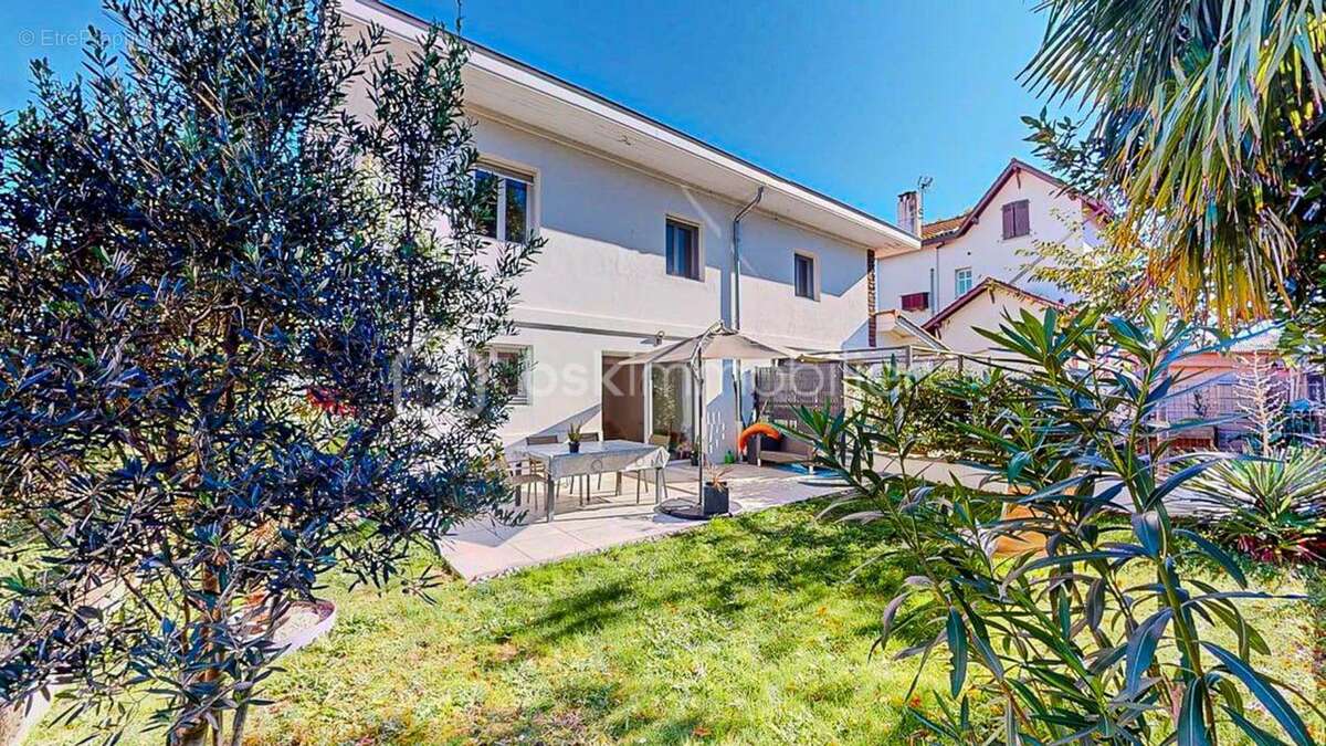 Appartement à CAMBO-LES-BAINS