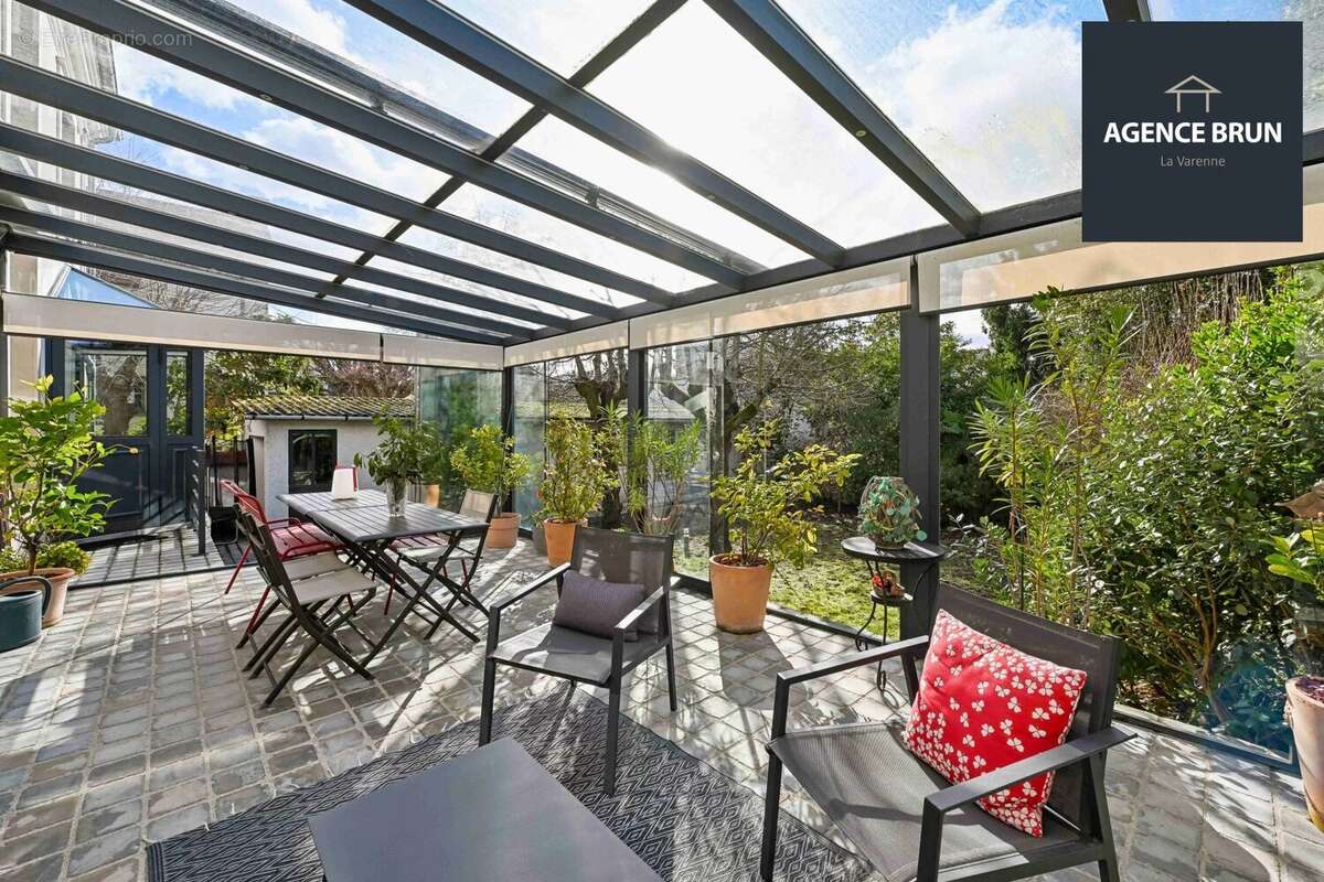 Maison à SAINT-MAUR-DES-FOSSES