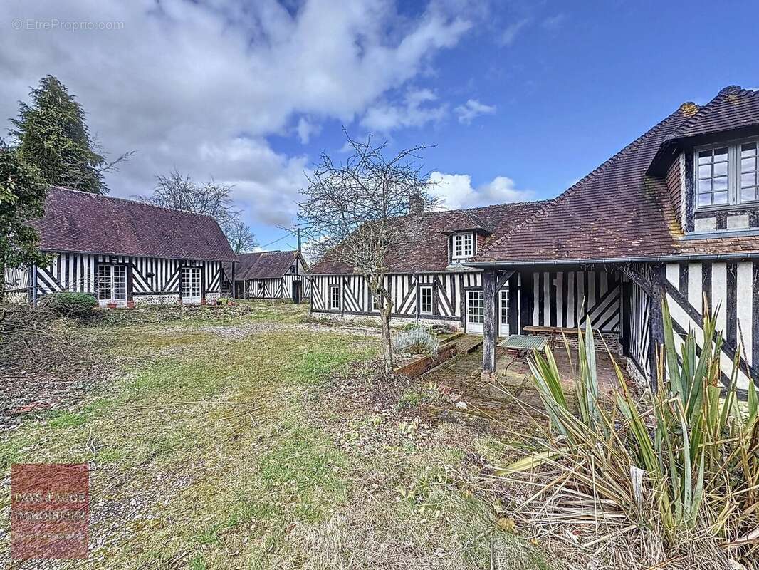 Maison à SAINT-GEORGES-EN-AUGE