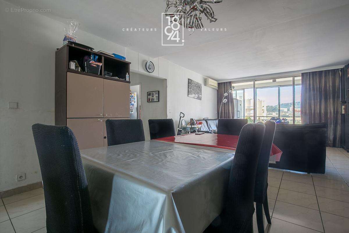 Appartement à MARSEILLE-8E
