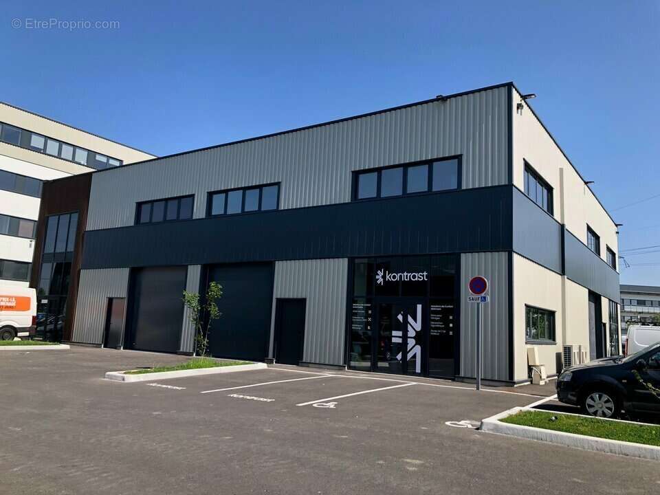 Commerce à ARTIGUES-PRES-BORDEAUX