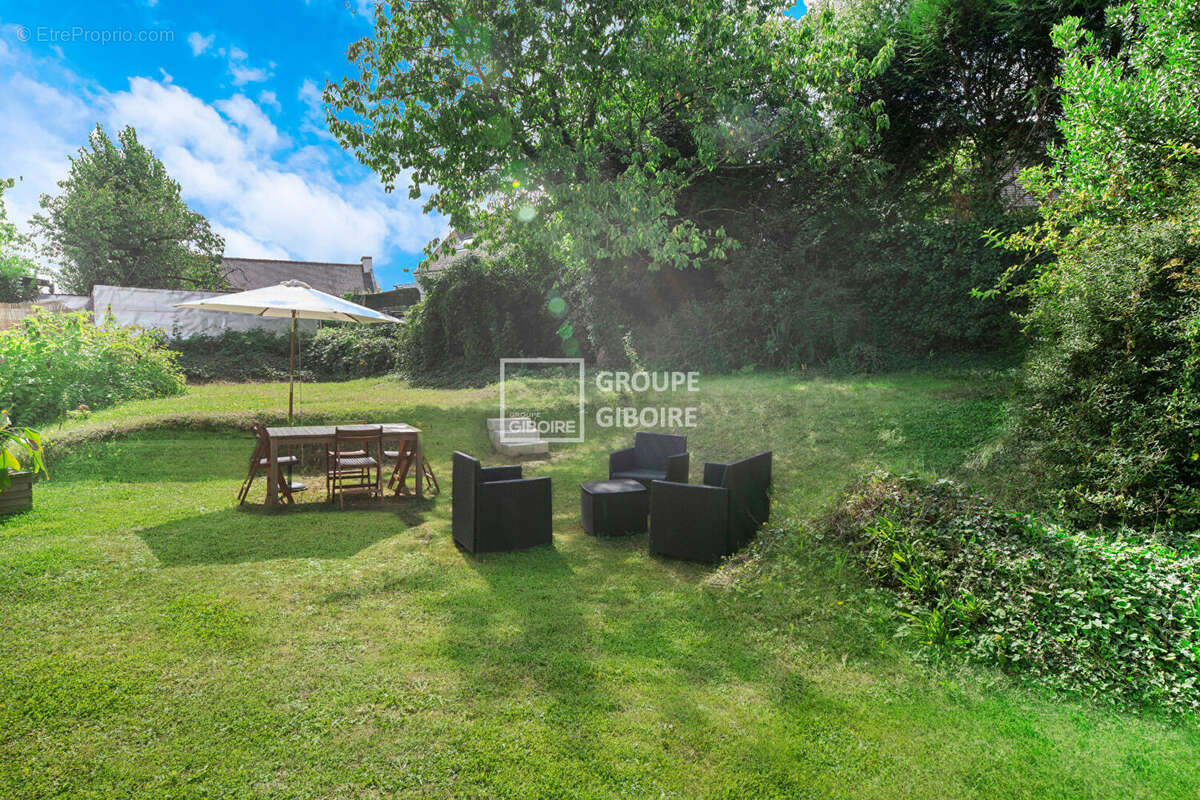 Maison à LA CHAPELLE-DES-FOUGERETZ