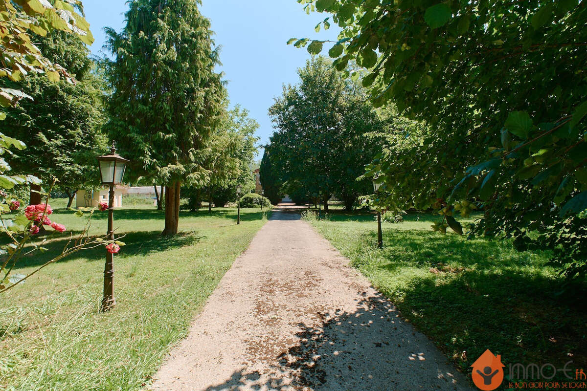Autre à CONDE-SAINTE-LIBIAIRE