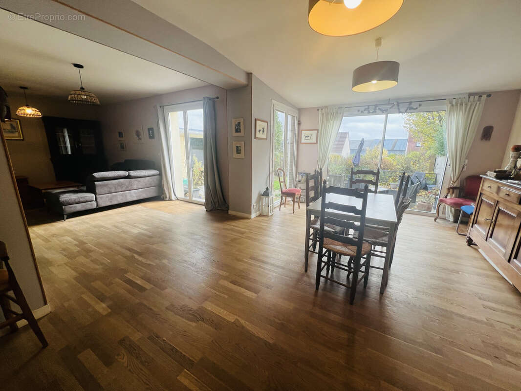 Maison à VILLERS-BRETONNEUX