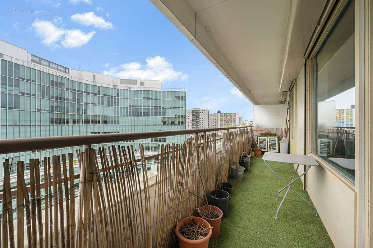 Appartement à PARIS-14E