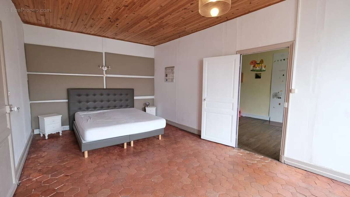 Maison à OUROUX-EN-MORVAN