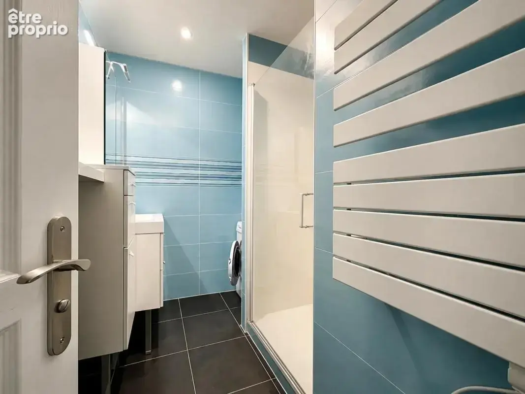 Appartement récent F3 de 67 m² avec parking et piscine - photo 12