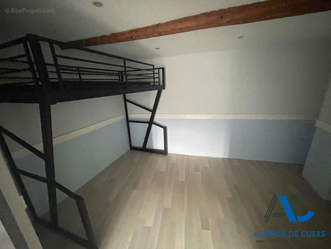 Appartement à CUERS