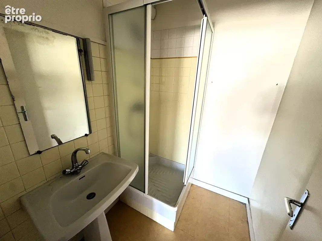 Appartement t5 / 3 chambres / balcon  / ascenseur / parking privatif en sous-sol / cave / hyper-centre de cler - photo 11