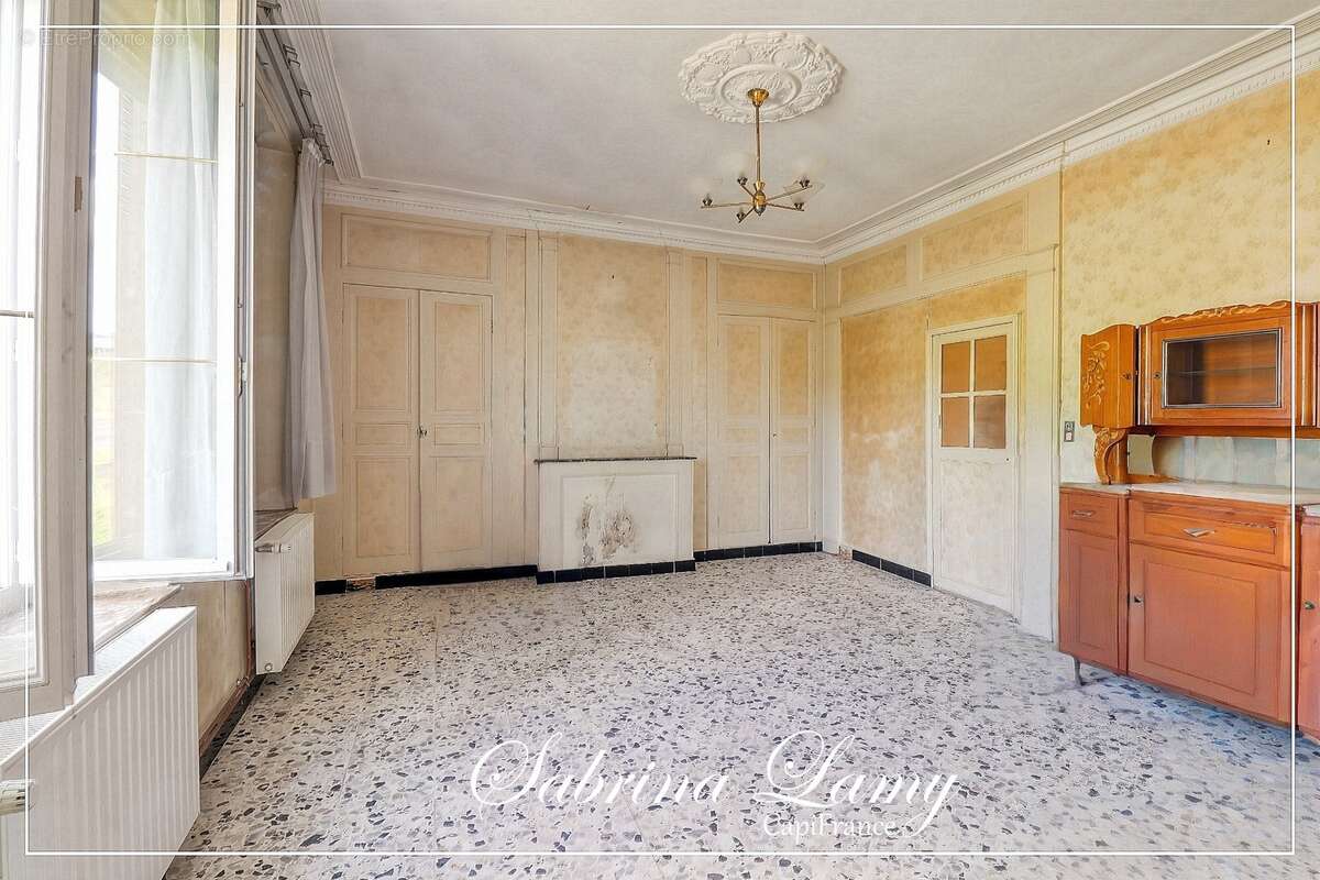  Maison de caractère à rénover – 172 m² habitables, grange et 5 420 m² de terrain - BOURSAULT - photo 6