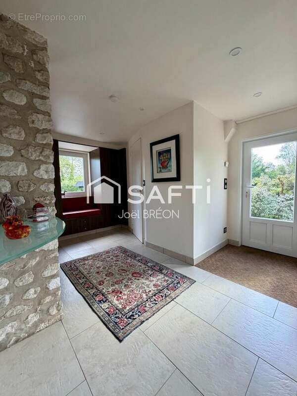 Maison 250 m² à Saint-Martin-De-Boscherville  - photo 2