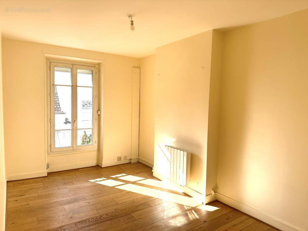 Appartement à PARIS-14E