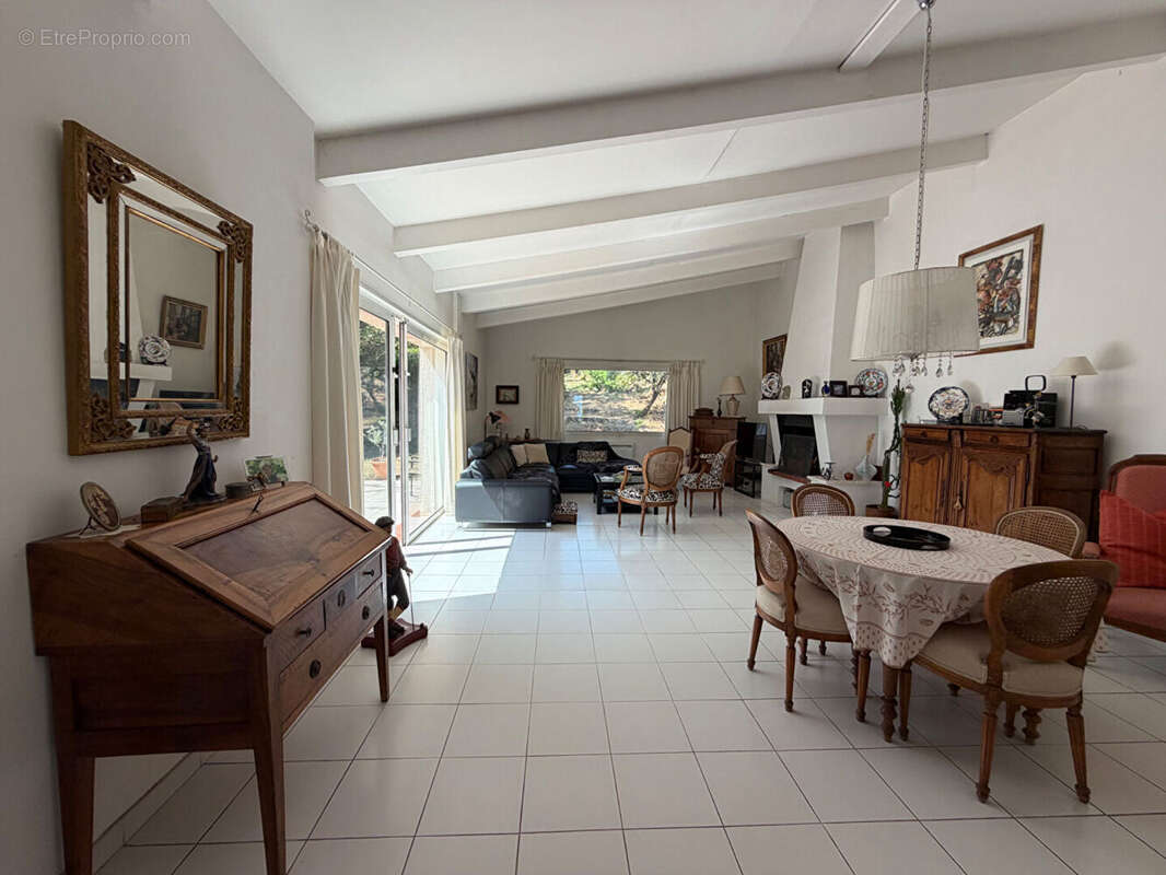 LA GAUDE VILLAGE - Maison individuelle 5 Pièces avec PISCINE - photo 3
