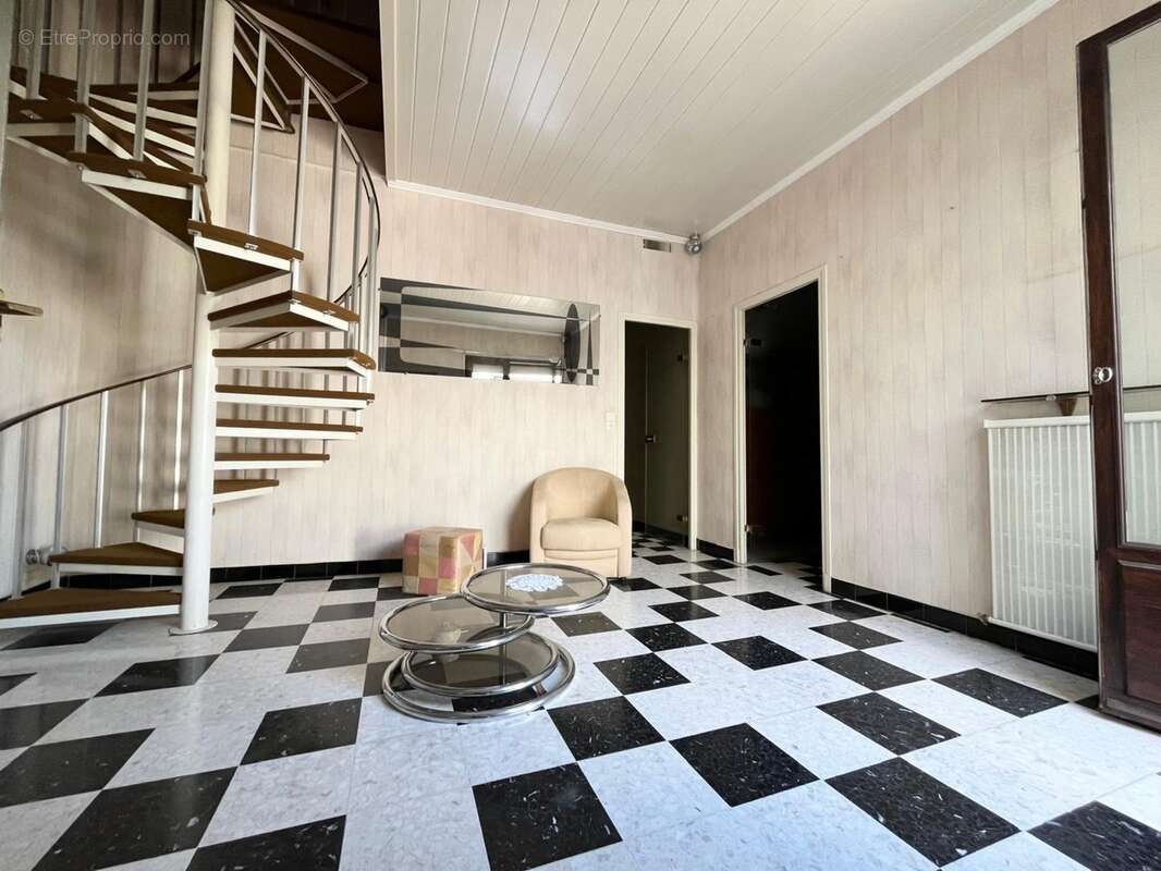 Béziers Champs de Mars – Maison de ville 125 m² avec patio, terrasse et grand garage - photo 11