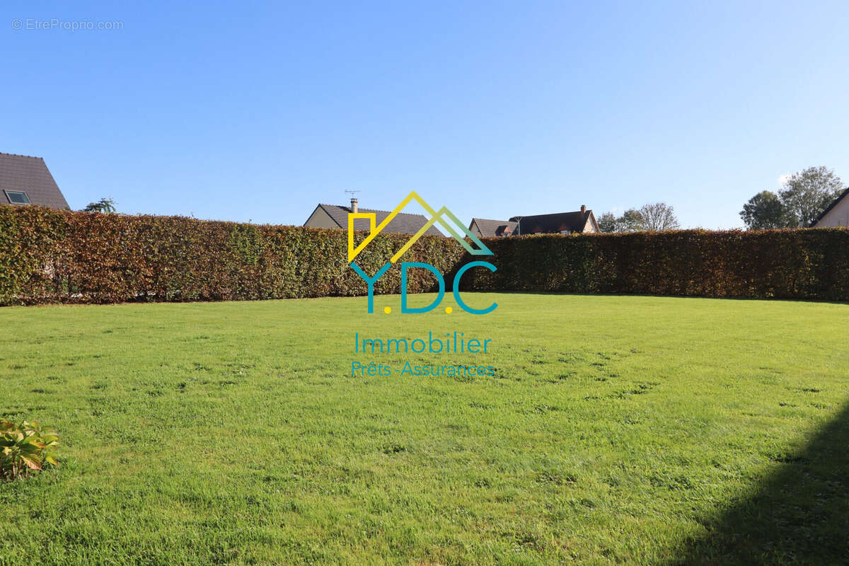 Terrain clos de 1200 m² - Maison à HERICOURT-EN-CAUX