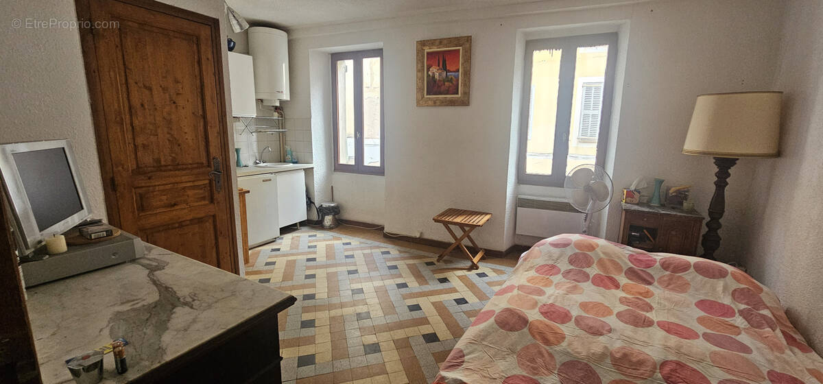 Appartement à BAGNOLS-EN-FORET