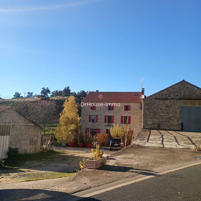Maison à SAINT-CHRISTOPHE-D'ALLIER