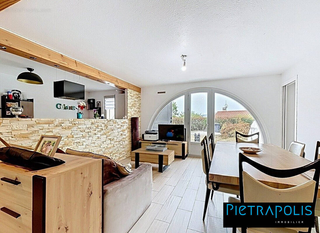 Appartement à VALSONNE