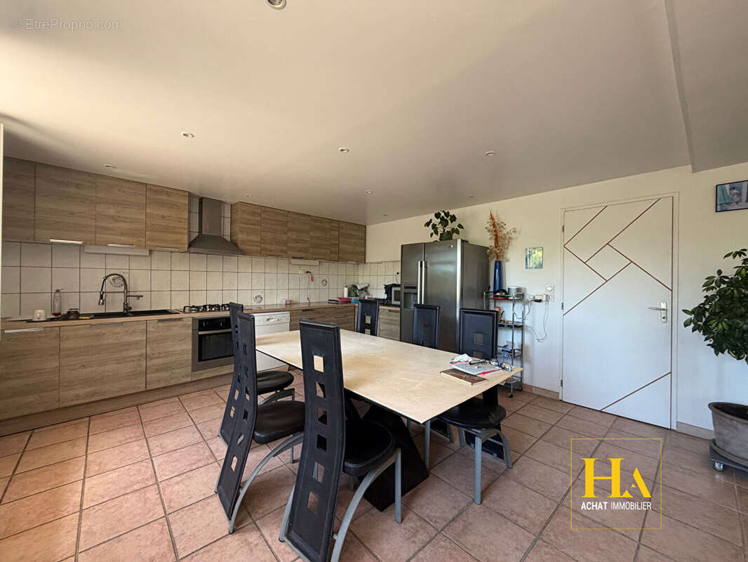 En exclusivite longere atypique 5 pieces de 115m² - photo 7