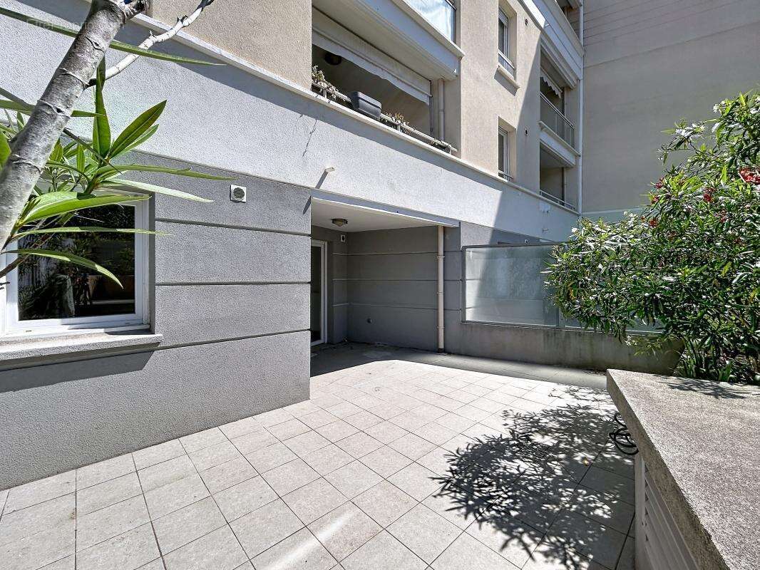 Appartement à MANDELIEU-LA-NAPOULE