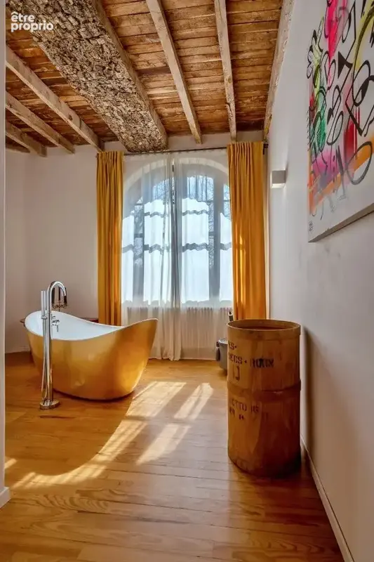 Château entierement renove - photo 12