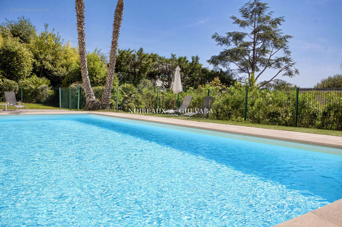 Appartement à LE CANNET