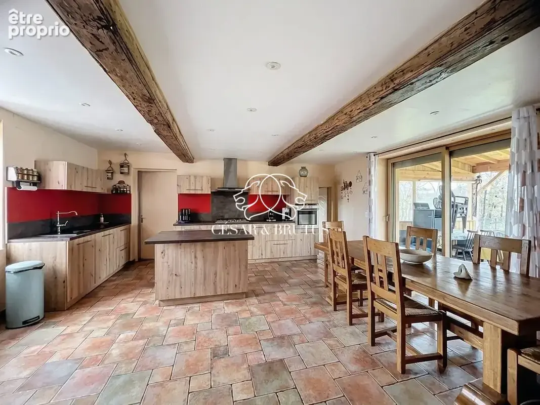 Maison 175 m² à Pouilly-Sous-Charlieu  - photo 5
