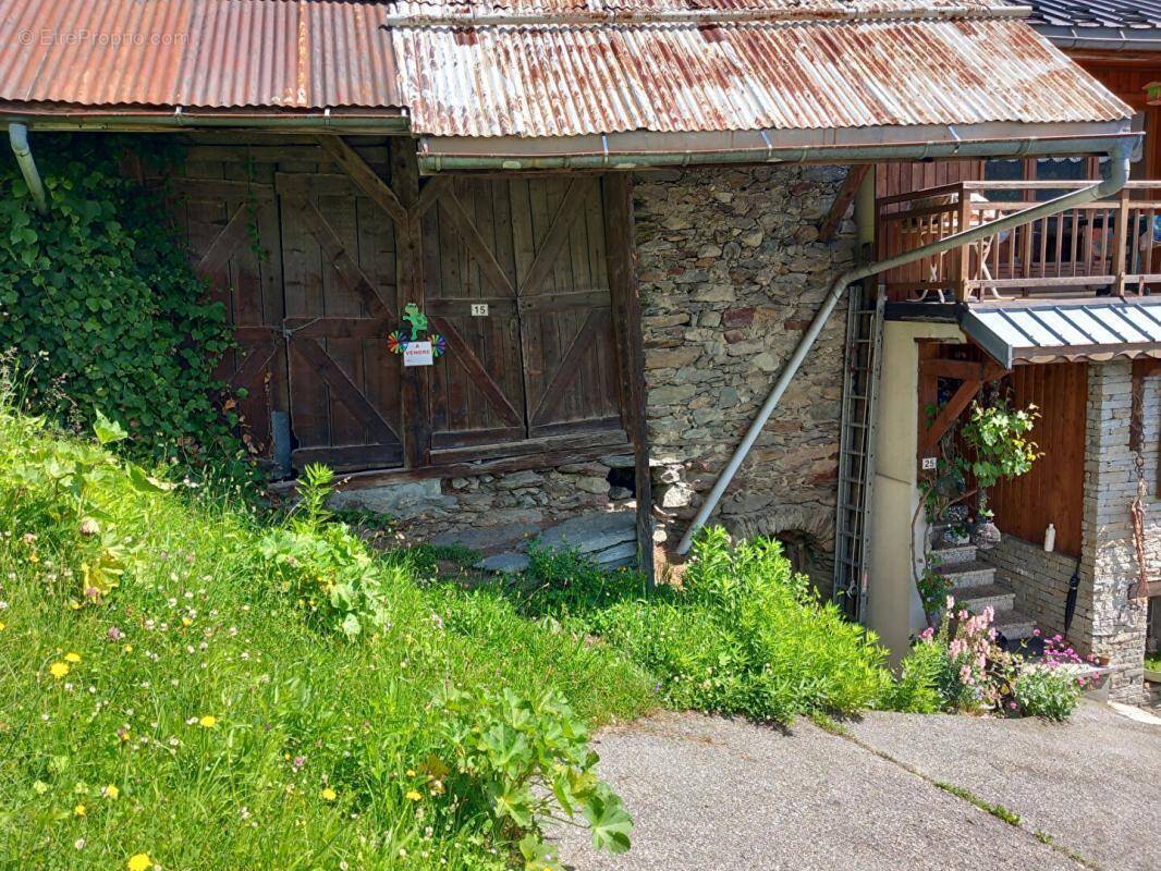 Maison 1 pièce 89 m² · à Bonneval · 89 m² · 70 000 €