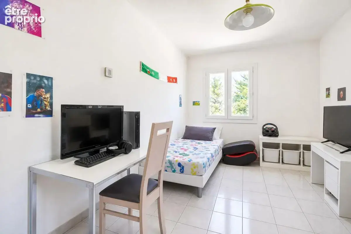 Maison de 8 pièces de 203 m² à Auriol - photo 9