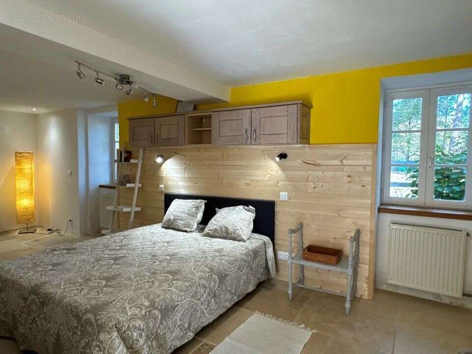 Maison à VIRE-SUR-LOT