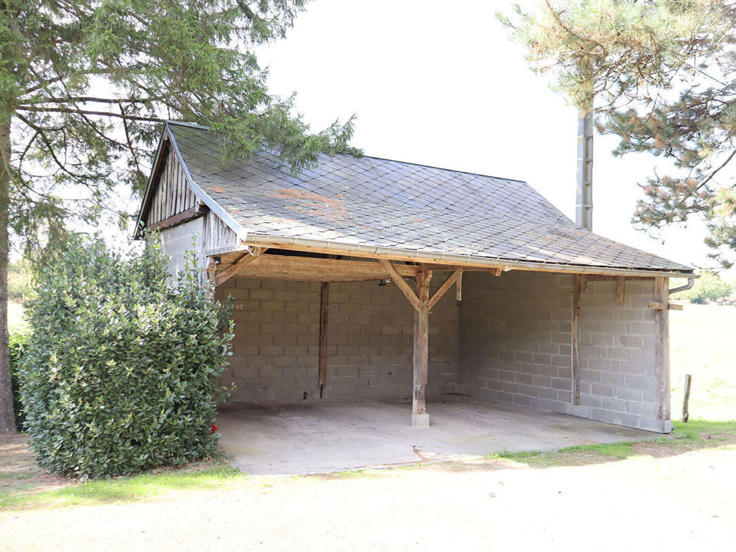 Maison à SAINT-GEORGES-DE-ROUELLEY