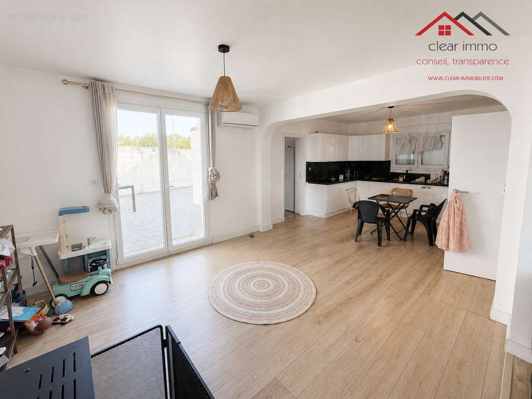 Maison individuelle de 130 m2 sur un terrain de 20 ares   Nombreuses dépendances - photo 2