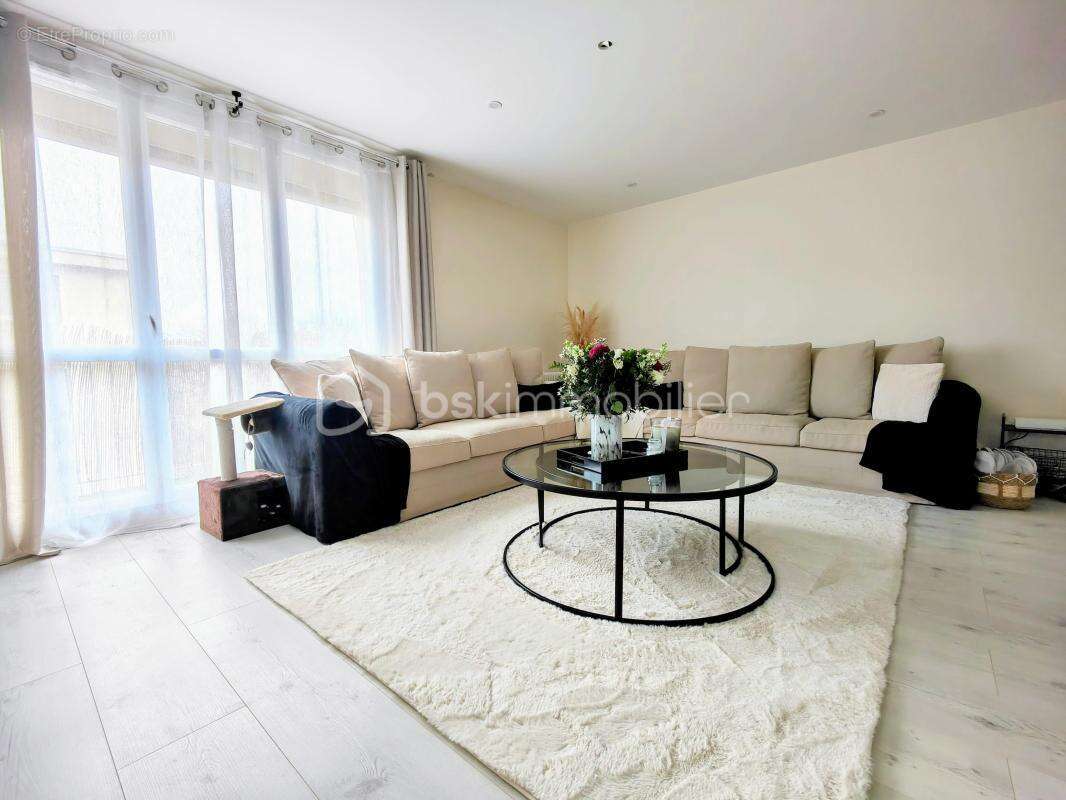 Appartement à PLAISIR