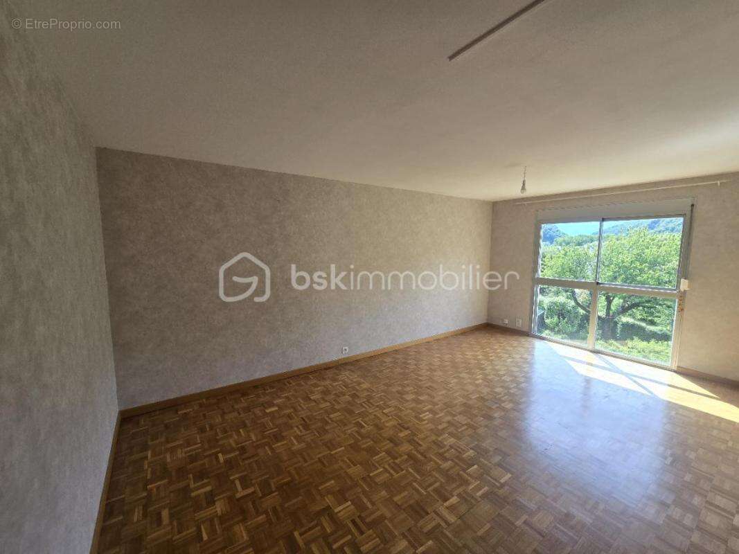  T2 lumineux avec balcon, vue imprenable sur un parc arboré – Résidence prisée Les Archers à Vizille - photo 3