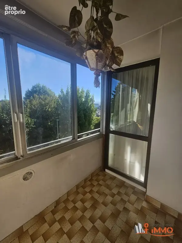 Appartement 2 pièces 61 m² à vendre à Villars (42390) - photo 4