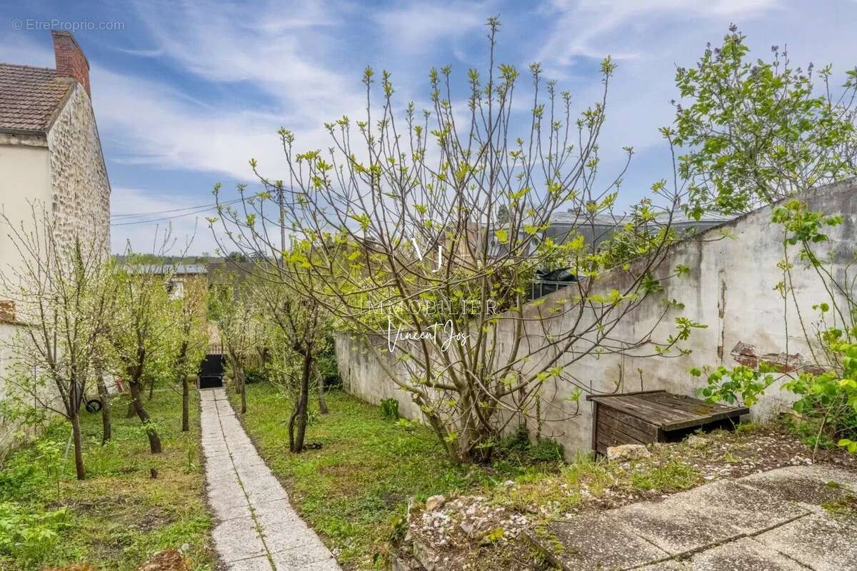 Maison à VAUX-SUR-SEINE