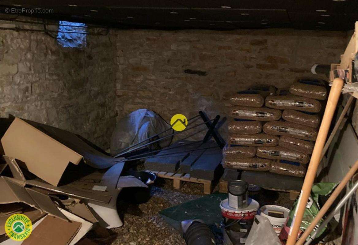 Maison à DUN-SUR-AURON