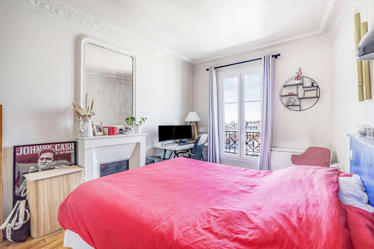 Appartement à PARIS-18E